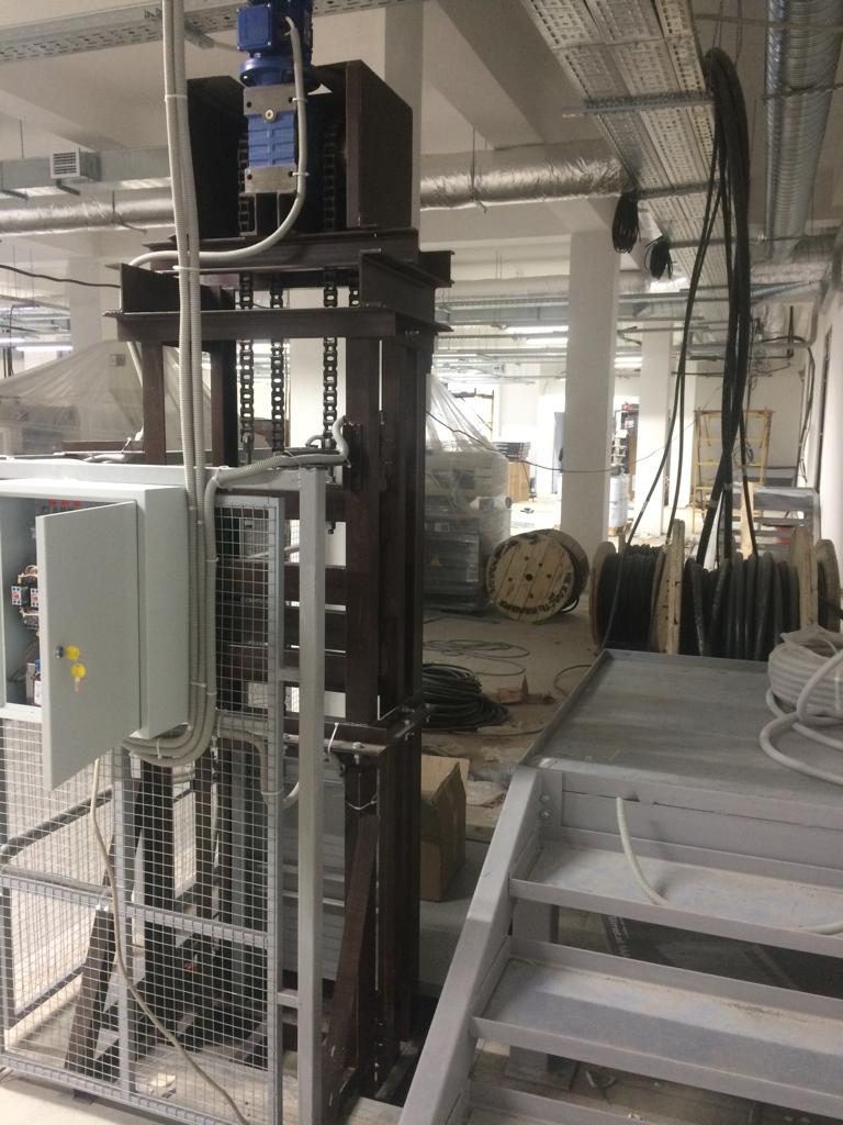 Консольный подъемник, 500 кг, Казань, склад